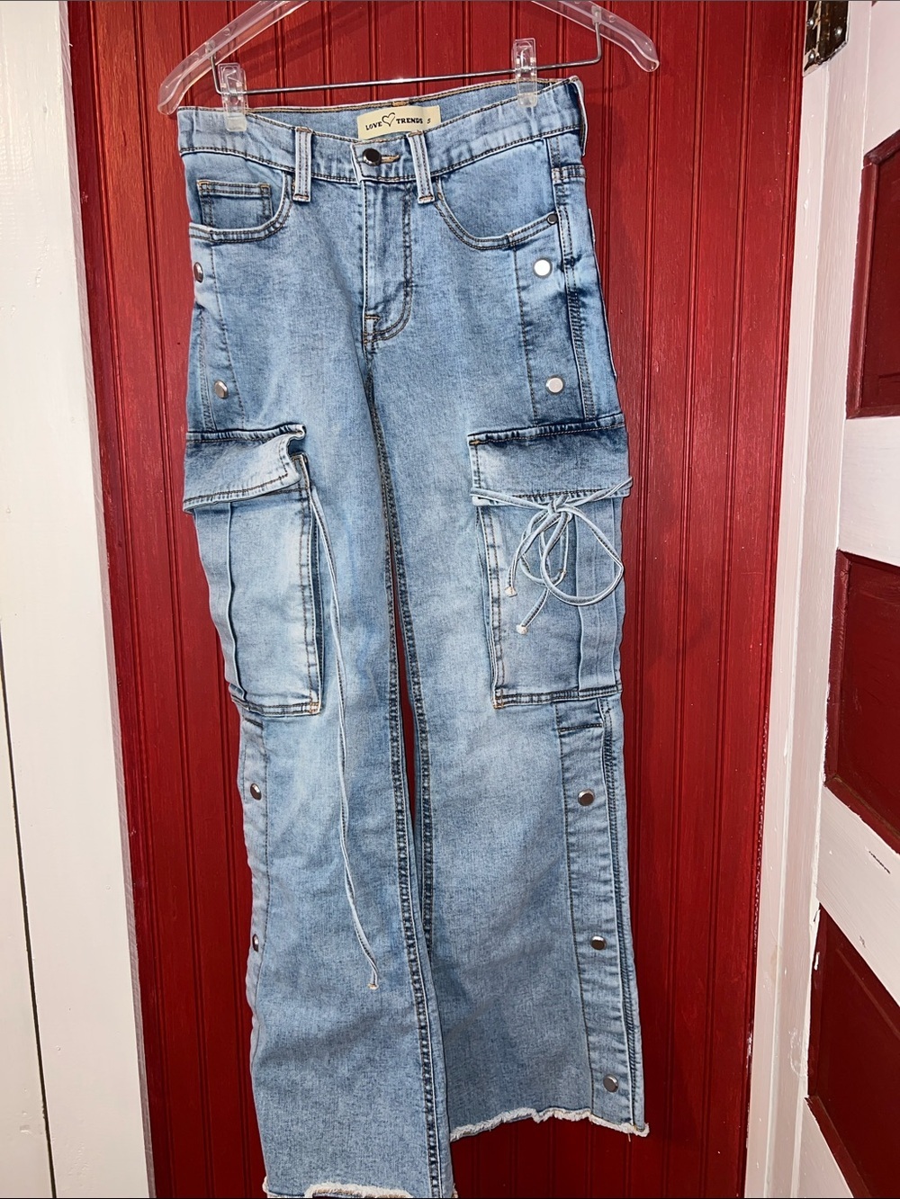 Light Blue Cargo Wide-Leg Jeans with Utility Pockets - Unknown Brand